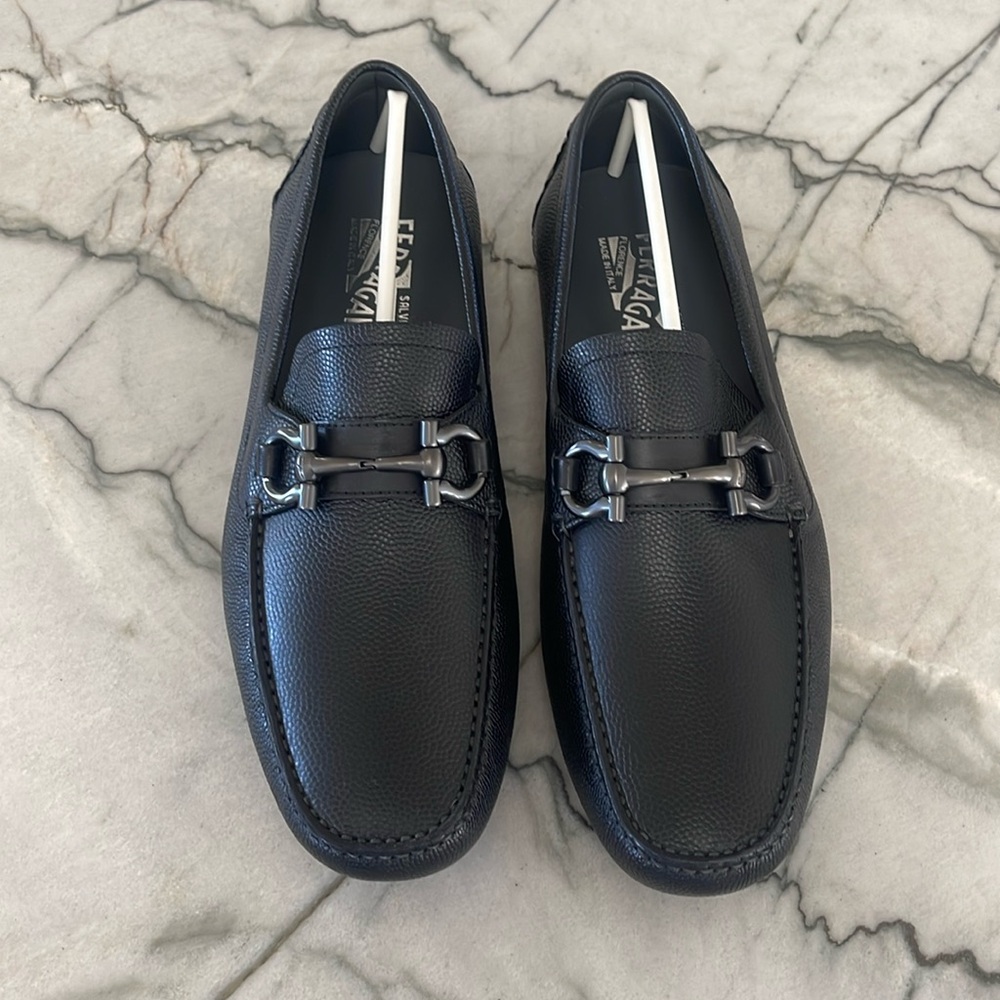 BRAND NEW men’s Ferragamo Parigi Gancini Black Leather Drivers Moccasins size 8